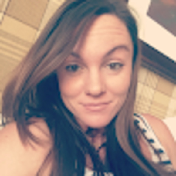Meet your Posher, Cassie - Picture 1 of 1